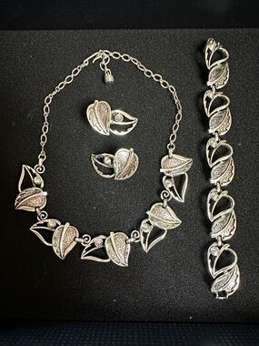 1959 Sarah Coventry Windsong Silver Leaf Motif Necklace, Bracelet & Earring Set